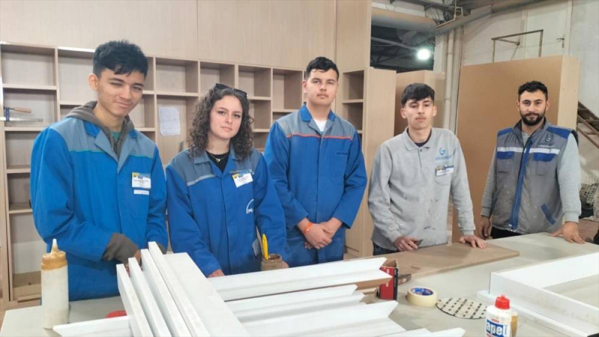 Avrupa'dan gelen &ouml;ğrenciler Antalya'da mesleki eğitim alıyor
