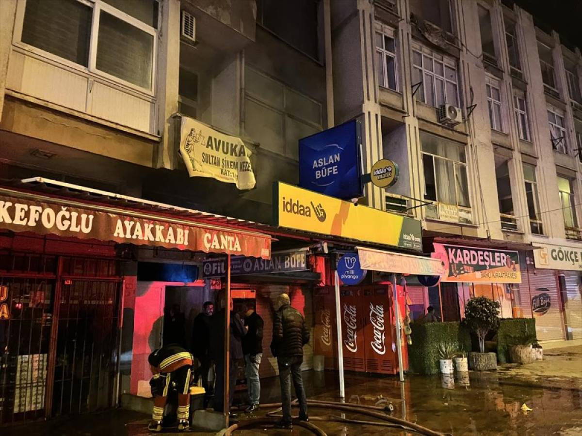 Mersin'de b&uuml;fede &ccedil;ıkan yangın hasara neden oldu