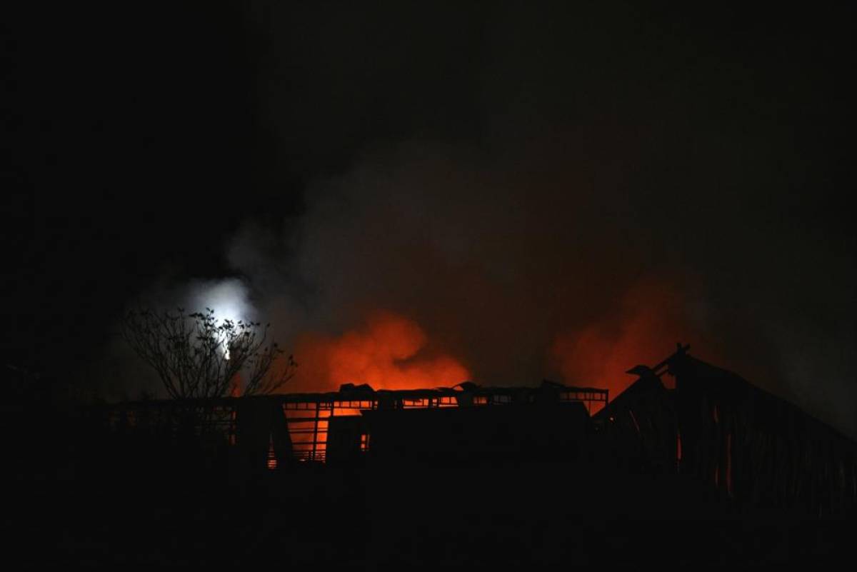 G&Uuml;NCELLEME - Ankara'da ila&ccedil; fabrikasında &ccedil;ıkan yangın s&ouml;nd&uuml;r&uuml;ld&uuml;
