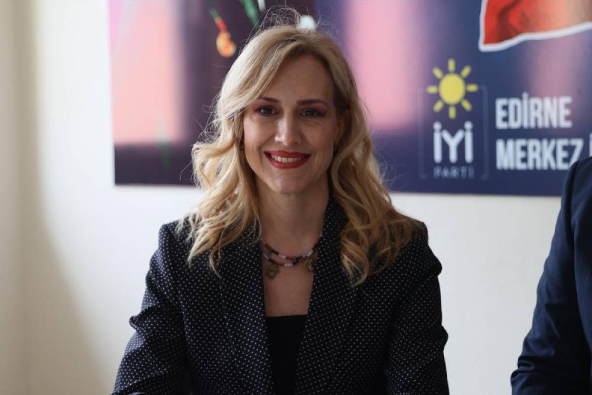 İYİ Parti Genel Başkan Yardımcısı Sayan, Edirne'de partililerle bir araya geldi