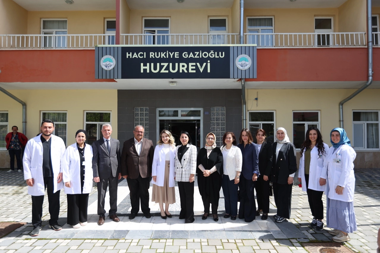 Kayseri protokol&uuml;n&uuml;n eşlerinden anlamlı ziyaret
