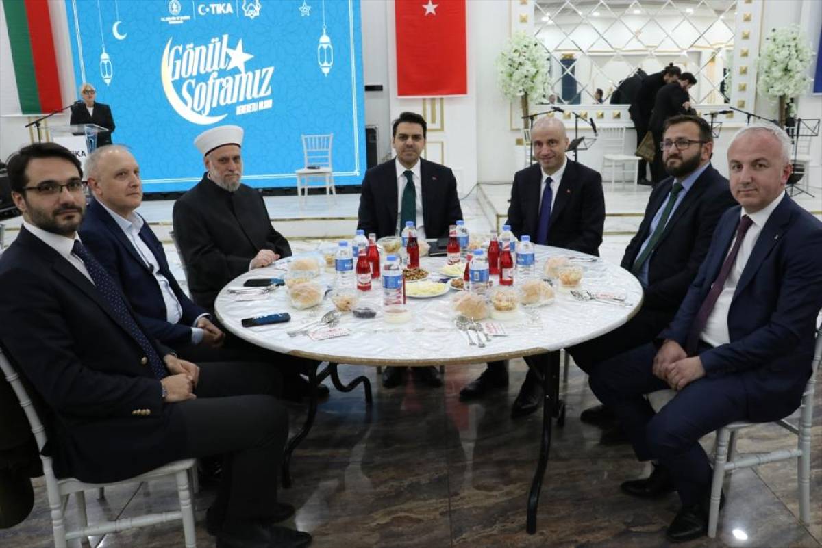 TİKA, Filibe'de 800 kişilik iftar programı d&uuml;zenledi