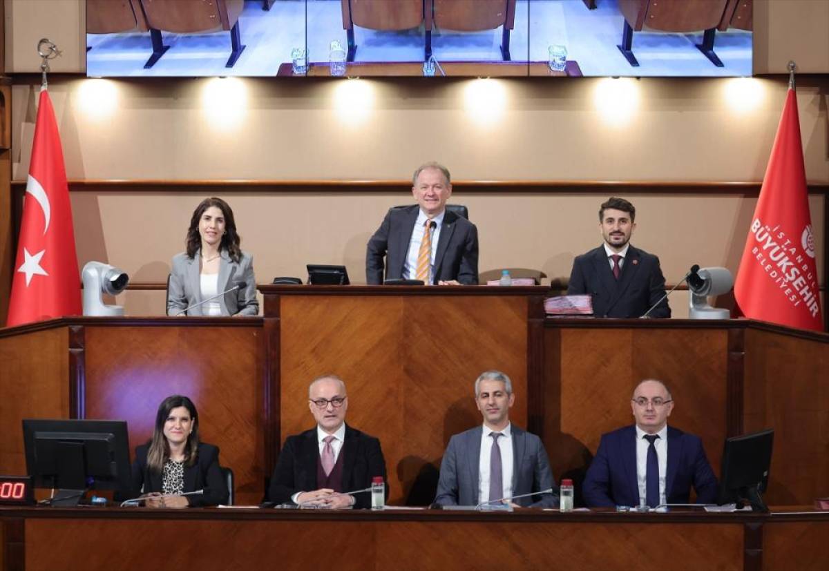 İBB Meclisinde toplu ulaşıma y&uuml;zde 20 zam yapıldı