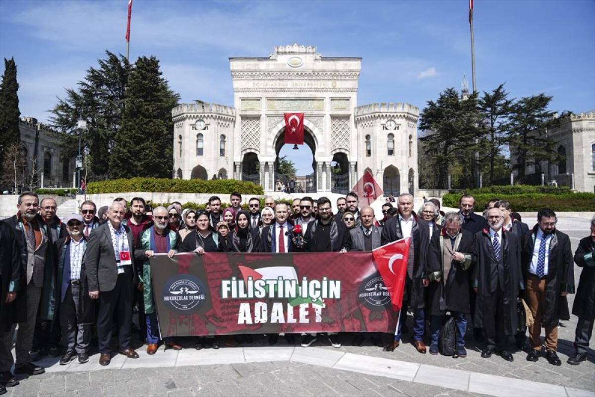 Hukuk&ccedil;ular Derneği, İsrail'in Filistinli esirlere y&ouml;nelik idam yasasını İstanbul'da protesto etti