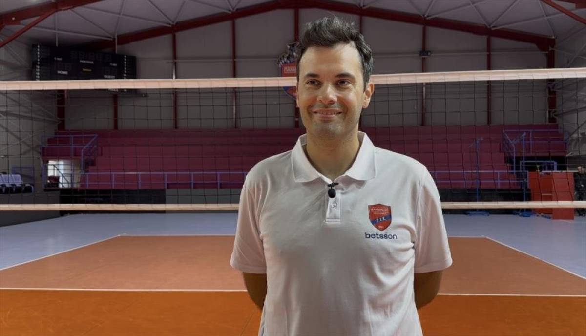 Yunan ekibi Panionios'u &ccedil;alıştıran Yunus &Ouml;&ccedil;al'a g&ouml;re sporcular iki &uuml;lke arasında k&ouml;pr&uuml; oluşturuyor