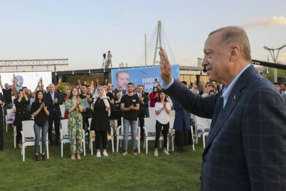 Erdoğan: Gençleri salt seçmen görmüyoruz... Seçim zamanında yapılacak