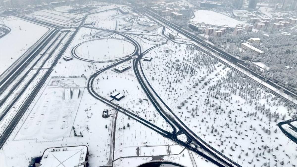 Kayseri'de kar ve sis manzaraları dronla g&ouml;r&uuml;nt&uuml;lendi