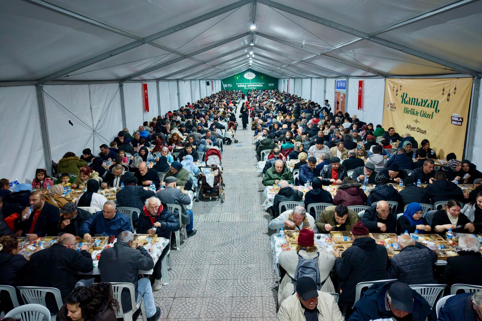 Samsun'da iftar &ccedil;adırlarına yoğun ilgi