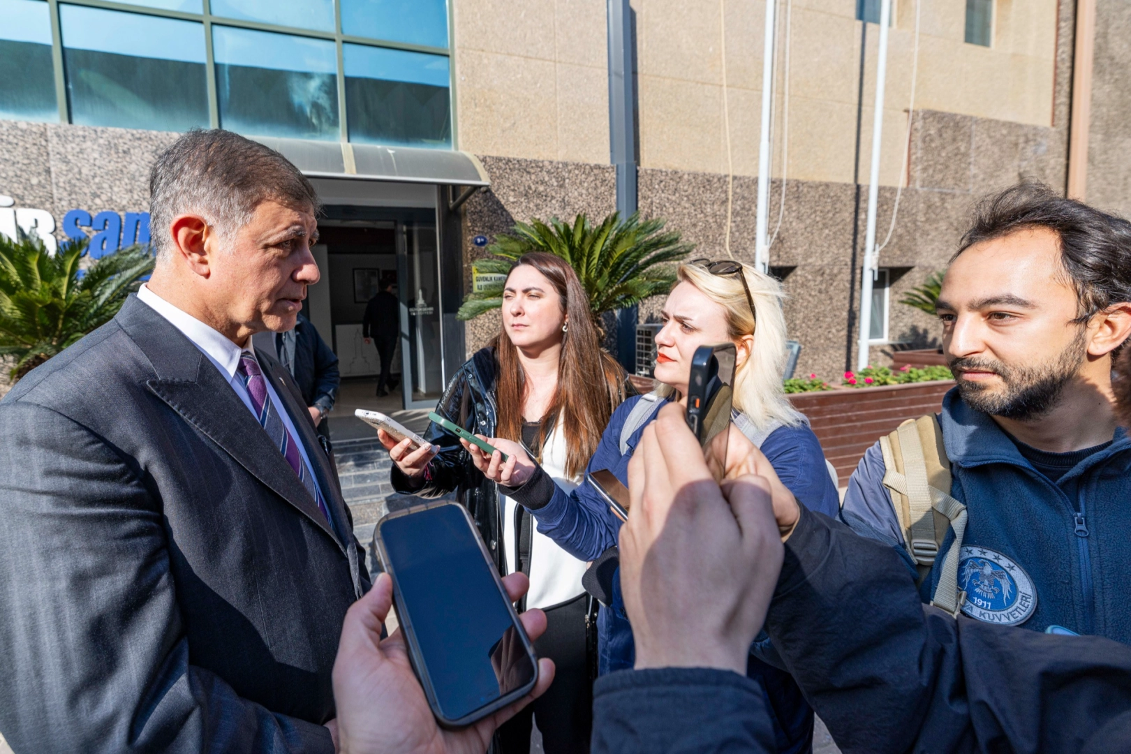 Başkan Tugay&rsquo;dan Elektrik Fabrikası a&ccedil;ıklaması