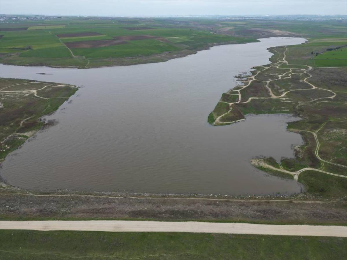 Kuraklıkla suyu &ccedil;ekilen T&uuml;rkmenli G&ouml;leti yağışlarla yeniden dolmaya başladı