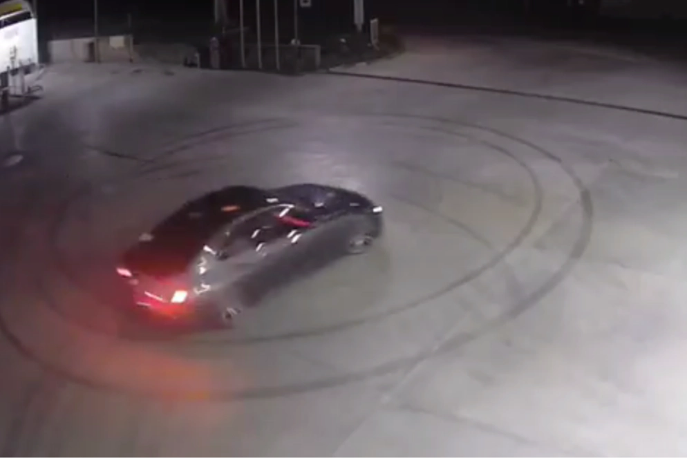 Osmangazi&rsquo;de drift yapan s&uuml;r&uuml;c&uuml;ye Jandarma'dan af yok!