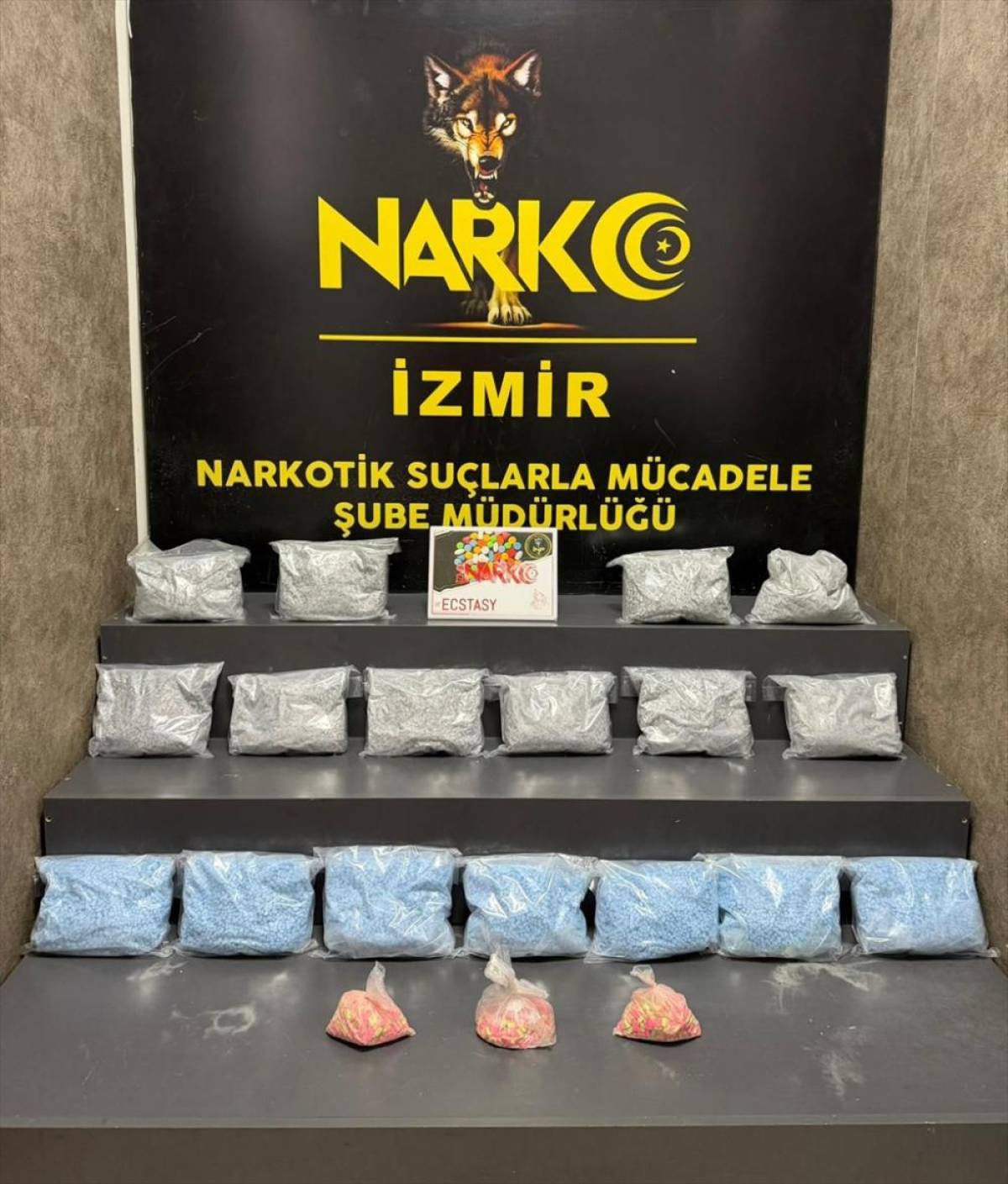 İzmir'de 101 bin 520 uyuşturucu hap ele ge&ccedil;irildi