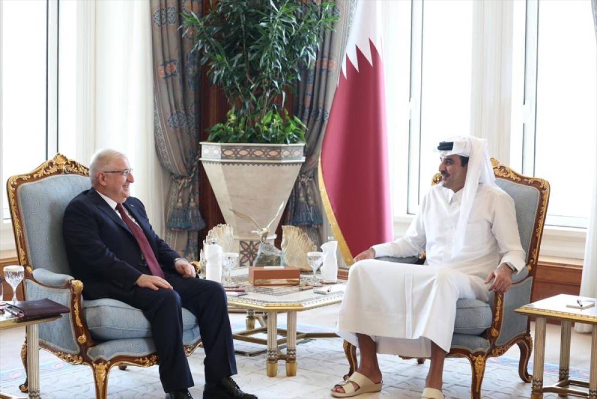 Milli Savunma Bakanı G&uuml;ler, Katar Emiri Al Sani ile g&ouml;r&uuml;şt&uuml;