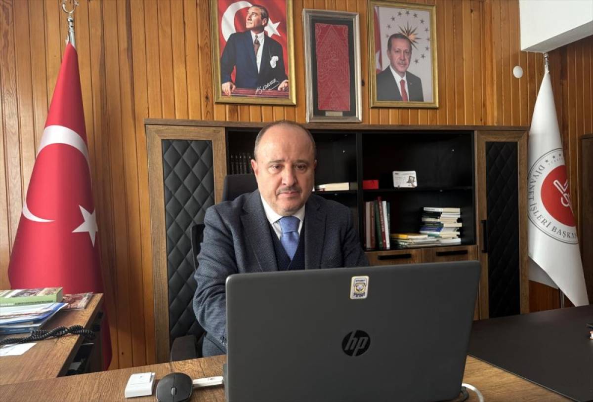 Edirne M&uuml;ft&uuml;s&uuml; Aksu, AA'nın "Yılın Kareleri" oylamasına katıldı