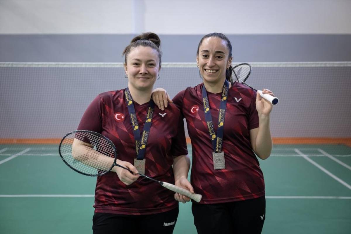 T&uuml;rk badmintonunun "g&uuml;m&uuml;ş" kızları