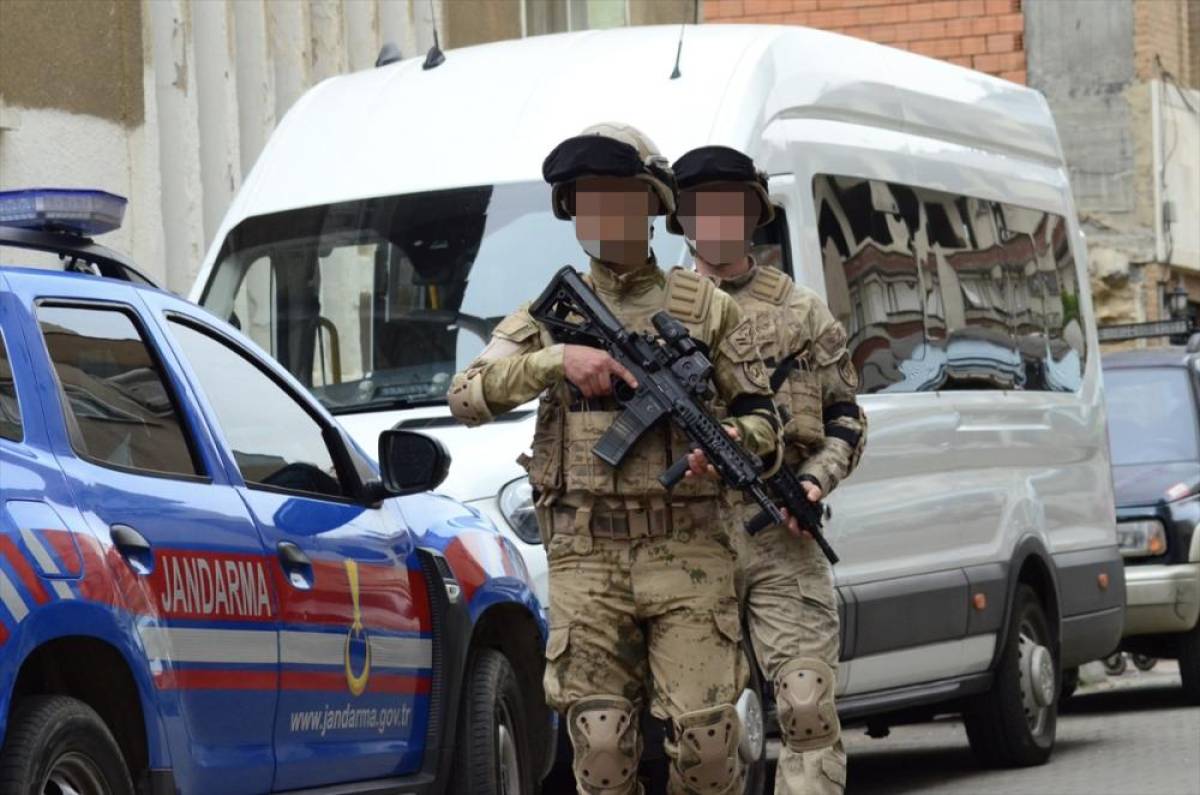 Aydın merkezli sahte sertifika operasyonunda 17 ş&uuml;pheli yakalandı