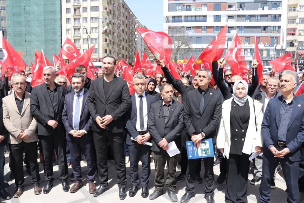 Şanlıurfa'daki okul saldırısı Diyarbakır ve &ccedil;evre illerde protesto edildi
