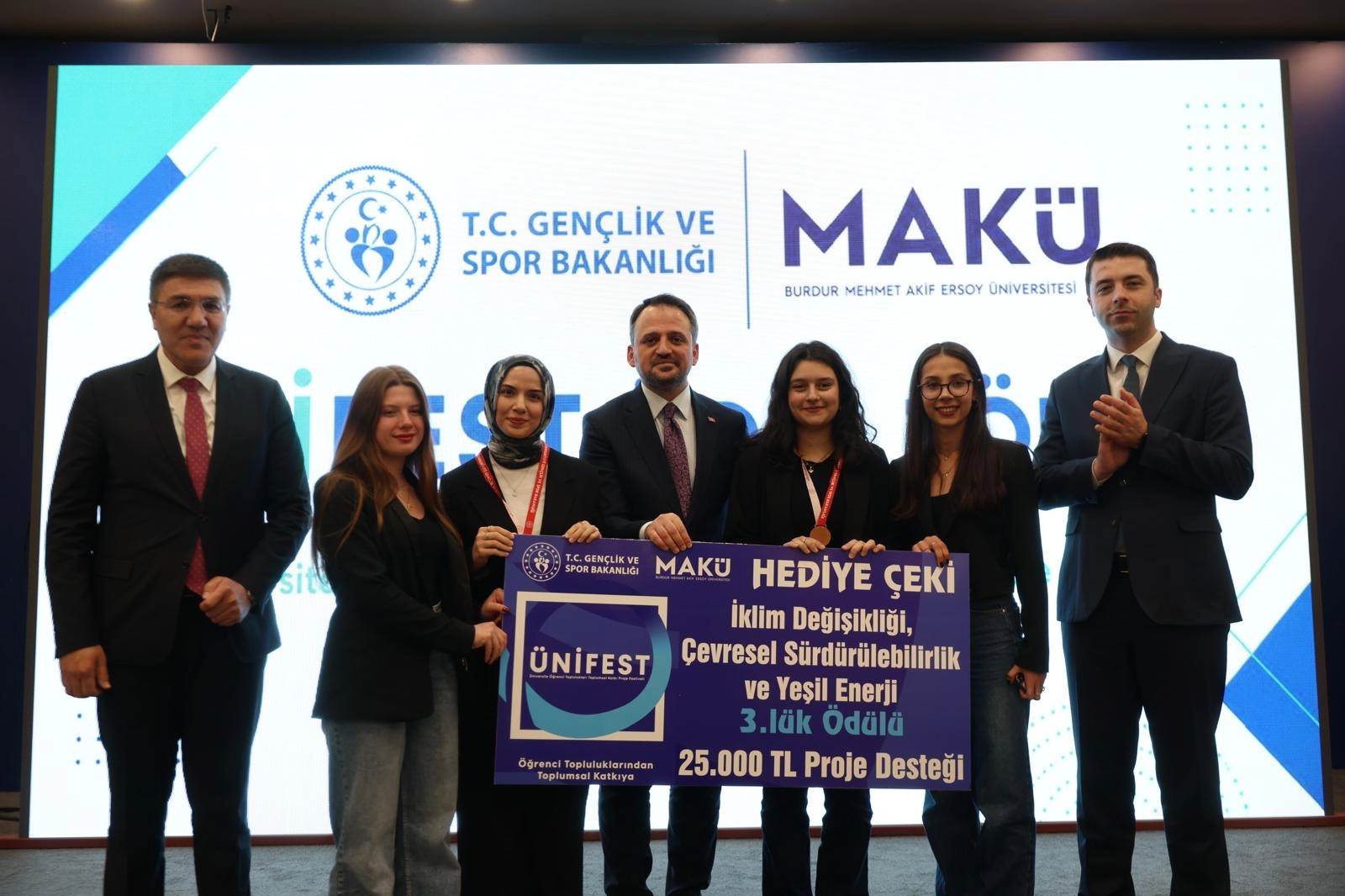BT&Uuml;&rsquo;n&uuml;n projeleri &Uuml;NİFEST&rsquo;ten &ouml;d&uuml;lle d&ouml;nd&uuml;