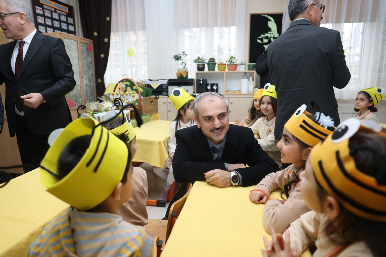 &Ccedil;ayırovalı &ouml;ğrenciler karne heyecanı yaşadı