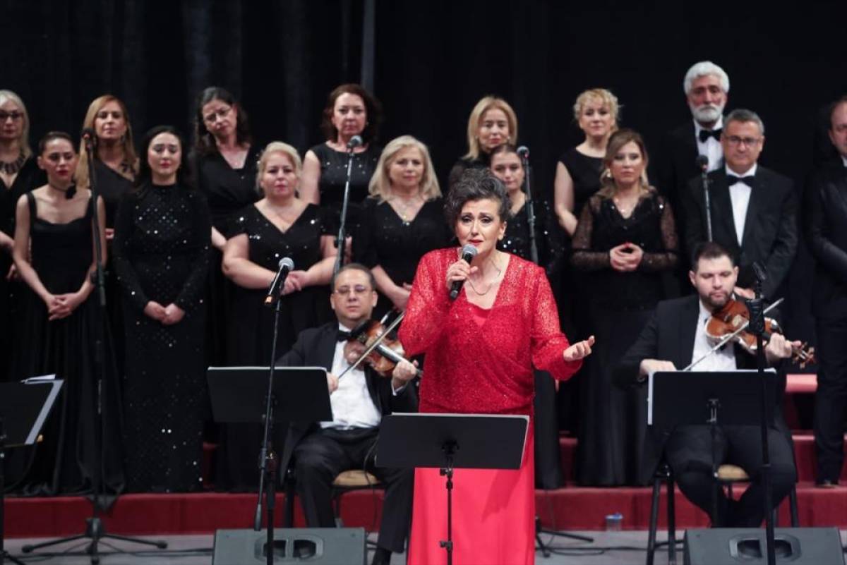 TRT korosu, KKTC Kurucu Cumhurbaşkanı Denktaş anısına Gazimağusa'da sahne aldı