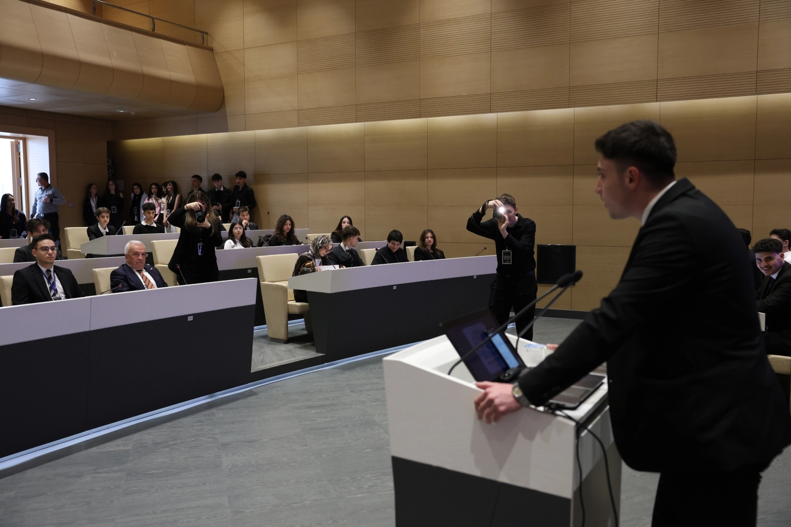 T&uuml;rkiye&rsquo;nin yarınları Bursa Nil&uuml;fer&rsquo;de demokrasi provasında