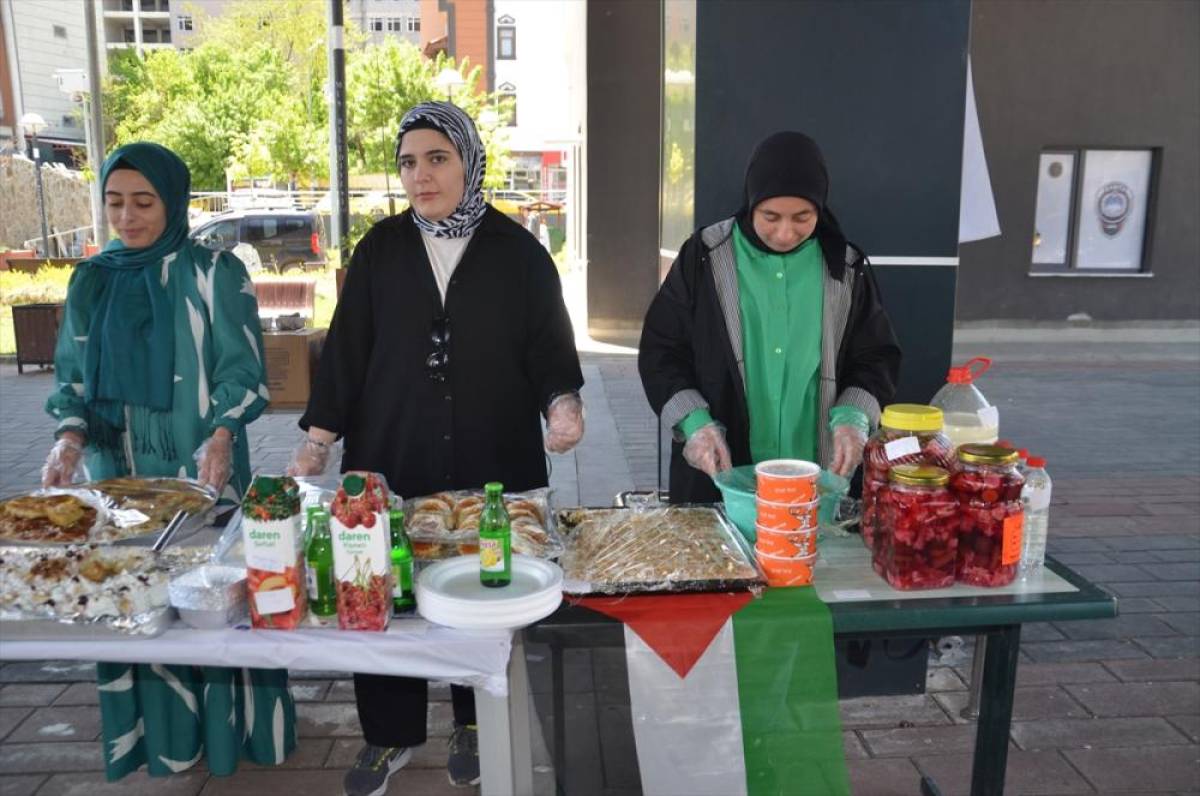 Muş'ta Gazze için kermes düzenlendi