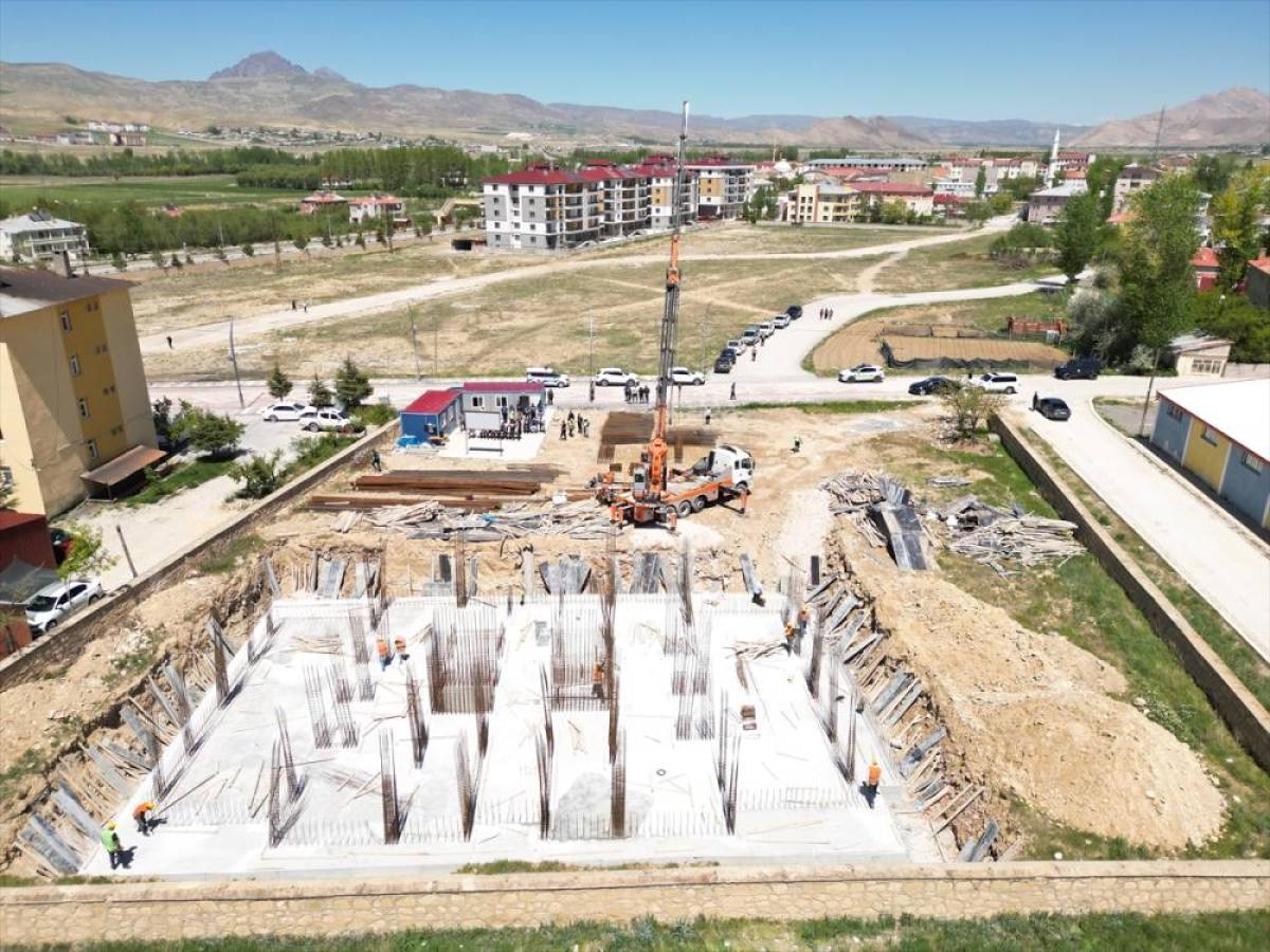 Gürpınar'da emniyet binası ve lojmanın temeli atıldı