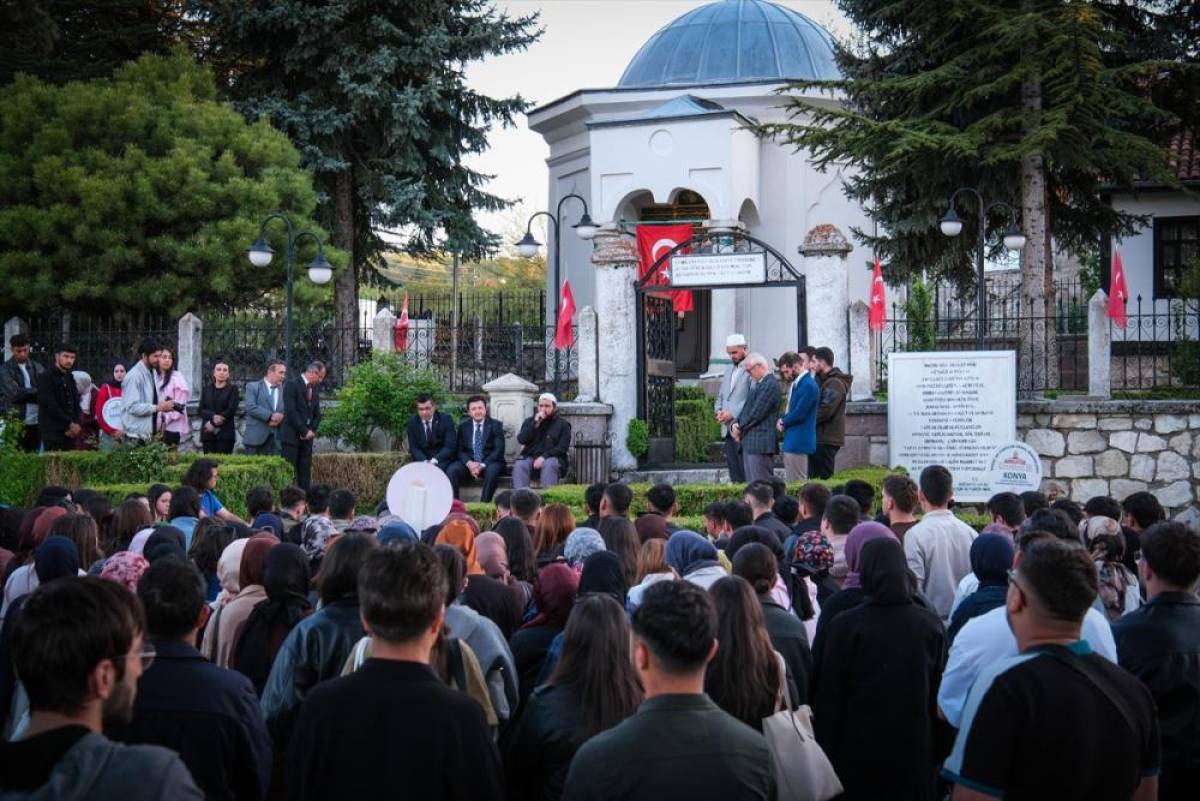 Kuruluştan &Ccedil;anakkale'ye Tarih ve Medeniyet Gezisi Hayme Ana T&uuml;rbesi'nden başladı