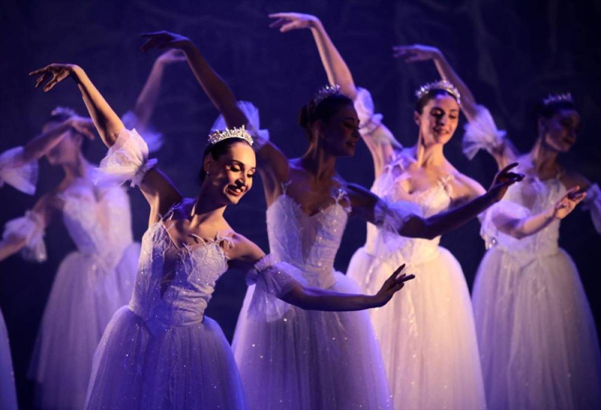 Samsun Devlet Opera ve Balesi "Fındıkkıran" balesinin pr&ouml;miyerini yaptı