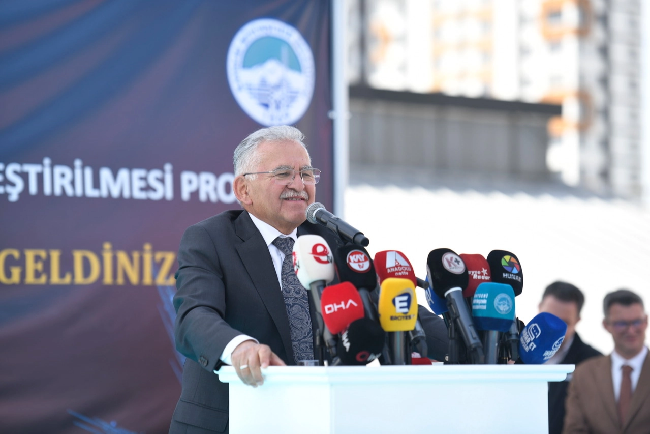 Kayseri B&uuml;y&uuml;kşehir'den emeklilere 10 bin liralık destek