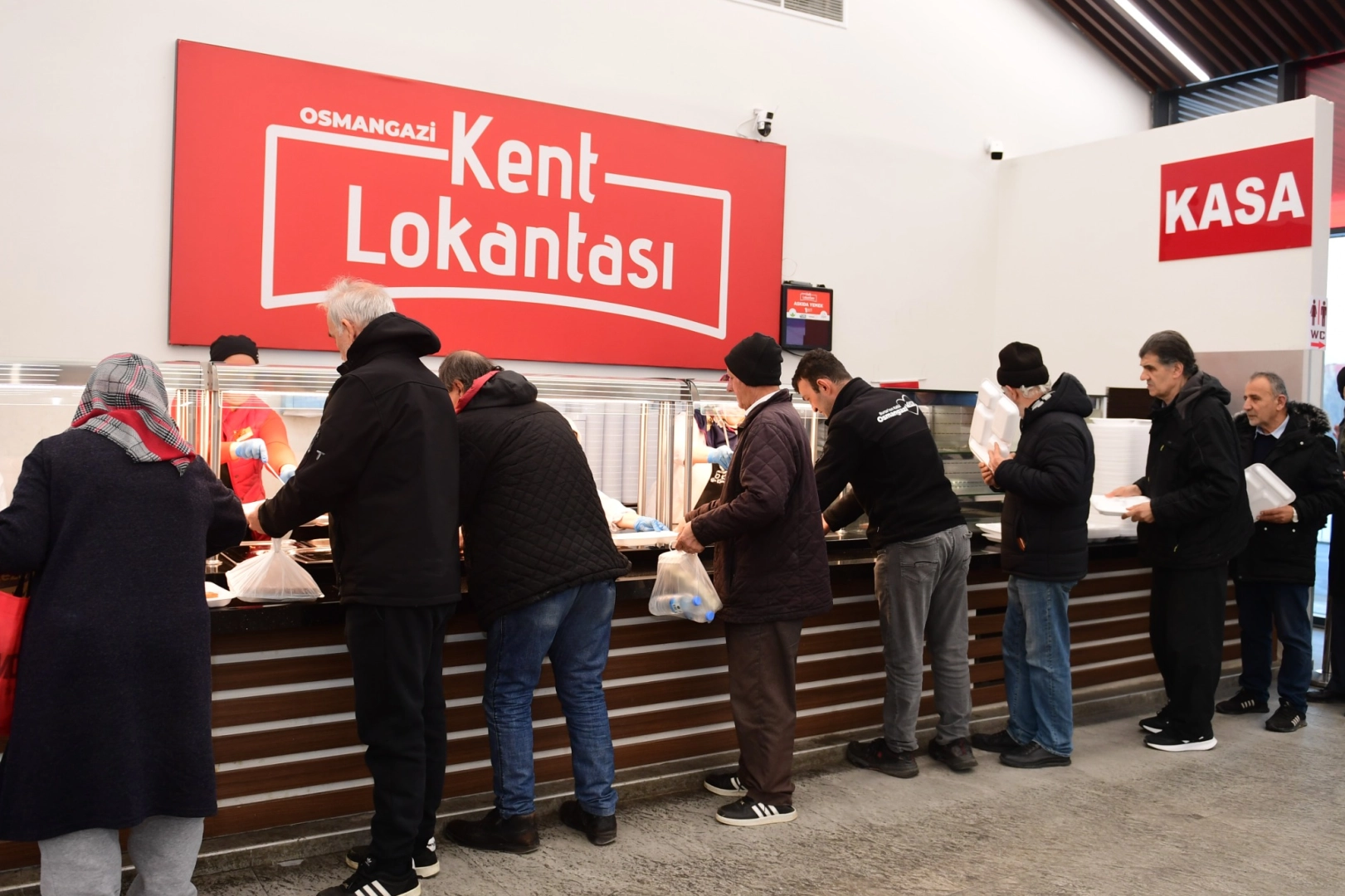 Ramazan&rsquo;ın ilk iftarında Osmangazi&rsquo;de g&ouml;n&uuml;ller birleşti