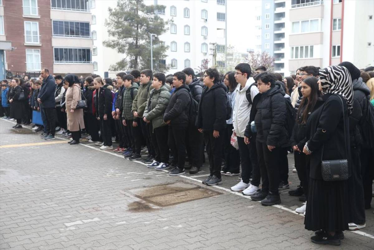 Kahramanmaraş'ta okul saldırısında hayatını kaybeden &ouml;ğretmen ile &ouml;ğrenciler anıldı