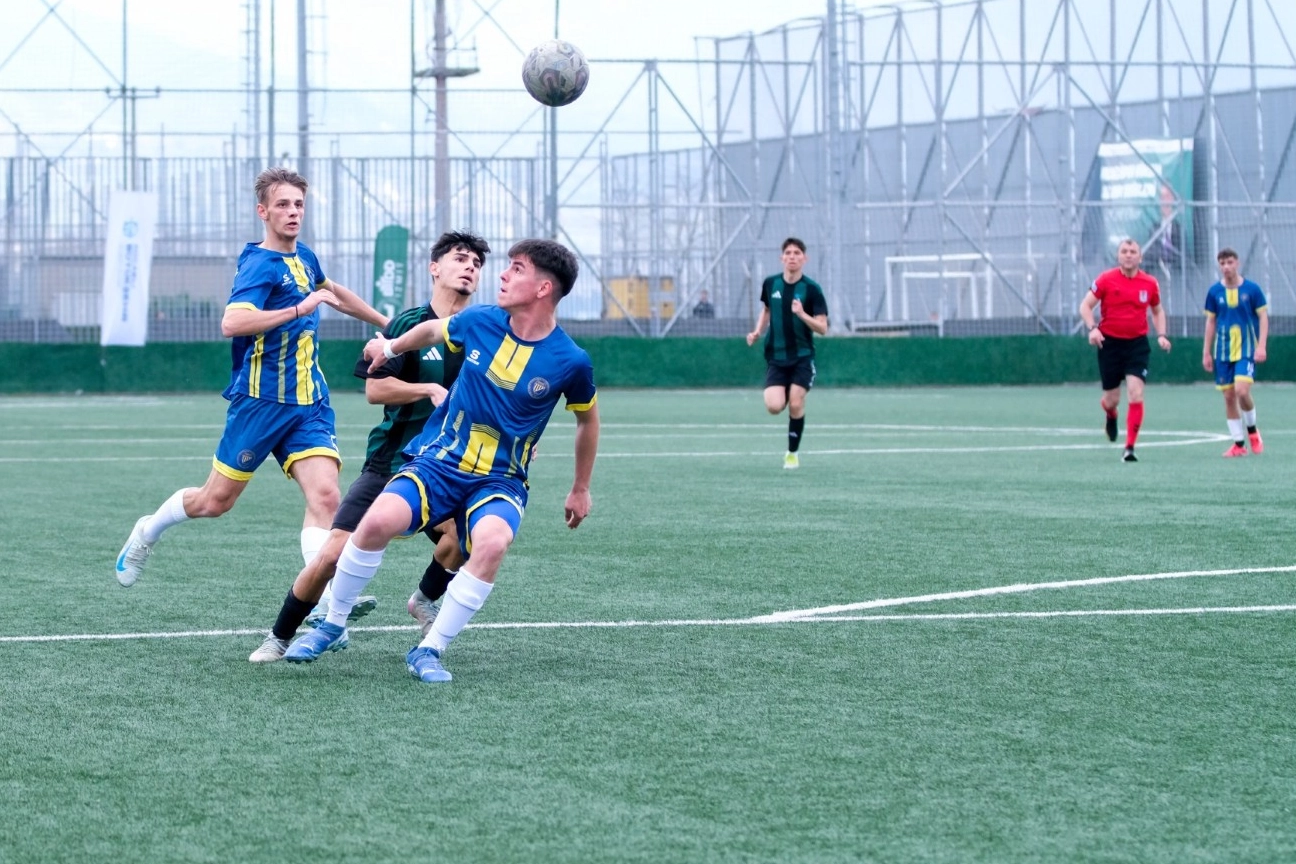 Kocaeli ve İske&ccedil;e, futbolun birleştirici g&uuml;c&uuml;yle buluştu