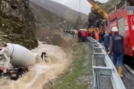 Bitlis Hizan&rsquo;da beton mikseri kazası