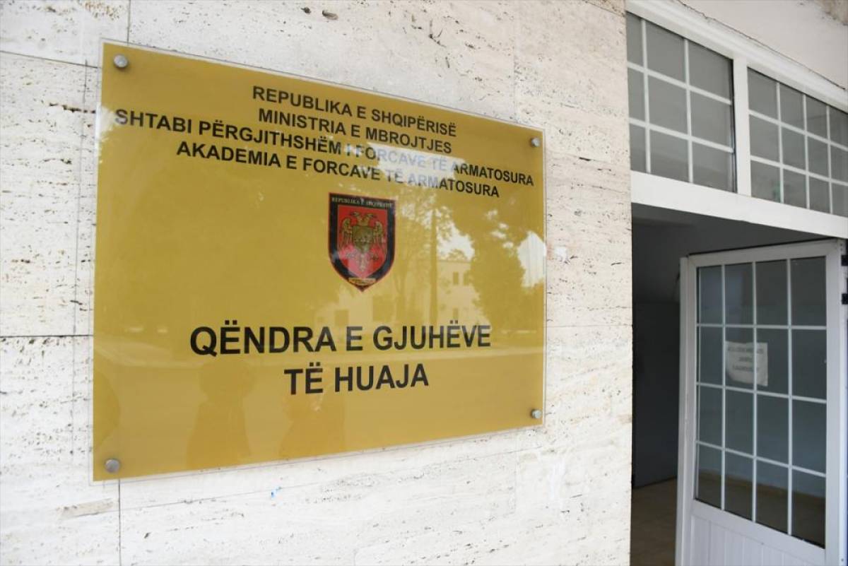 TİKA, Arnavutluk Silahlı Kuvvetler Akademisi Yabancı Dil Laboratuvarı'nın donanımını sağladı