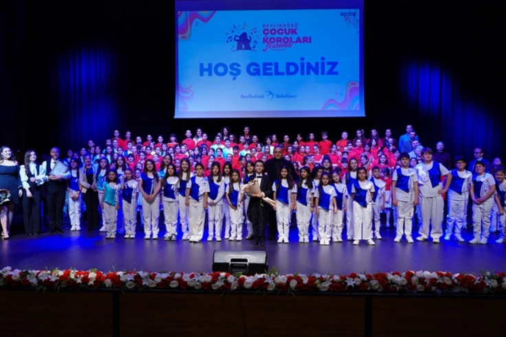 Beylikd&uuml;z&uuml; &Ccedil;ocuk Koroları Festivali'ne g&ouml;rkemli kapanış