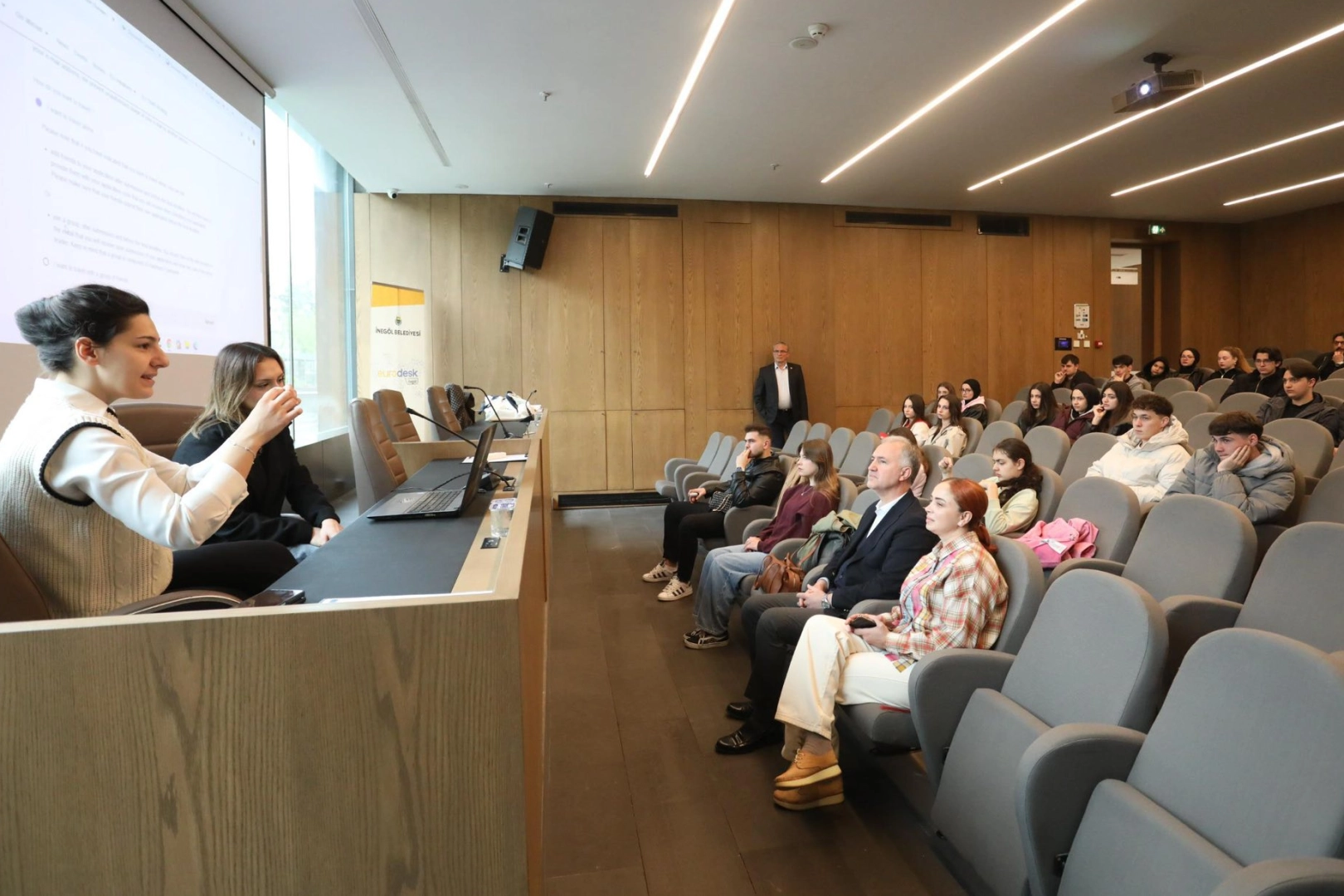 Bursa İneg&ouml;l Belediyesi&rsquo;nden gen&ccedil;lere Avrupa fırsatı