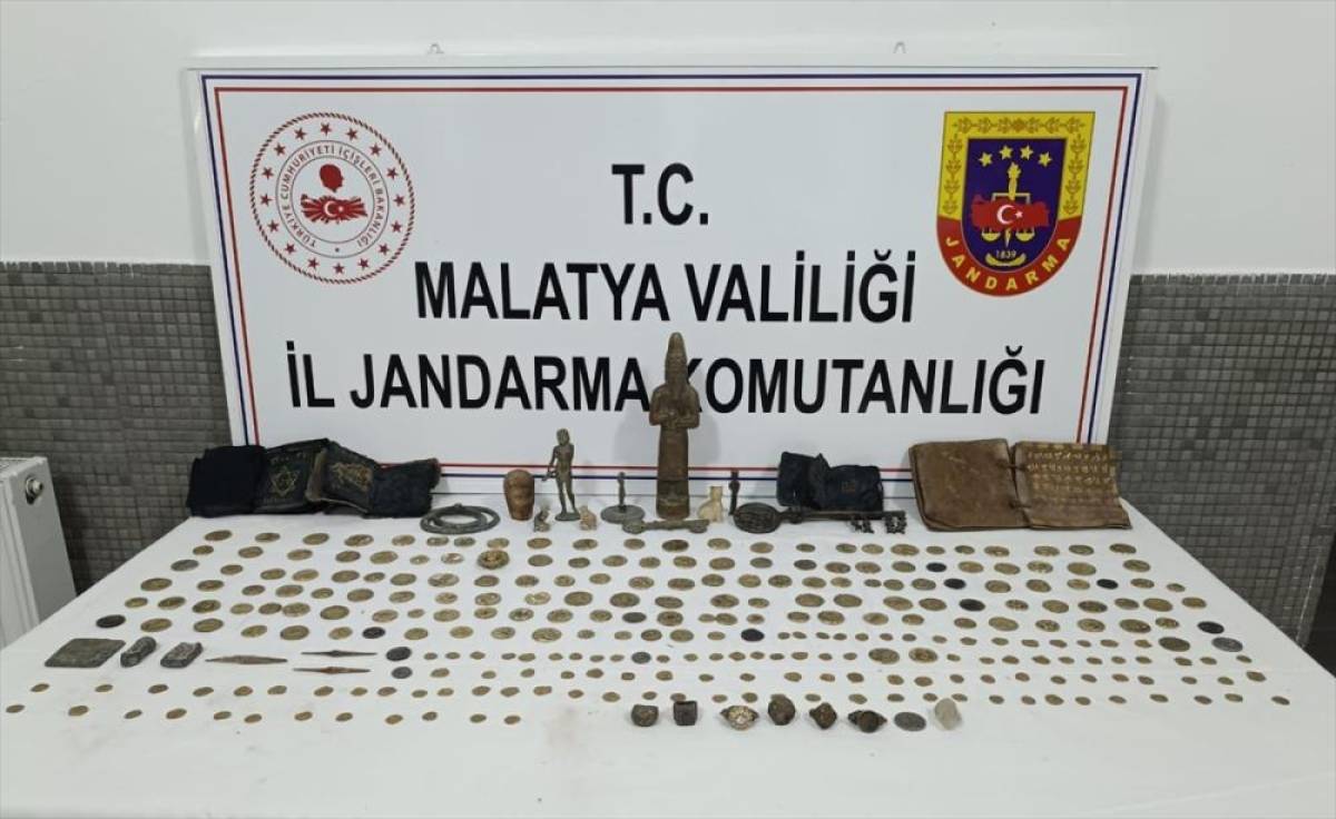 Malatya'da tarihi eser niteliğinde 273 sikke ele geçirildi