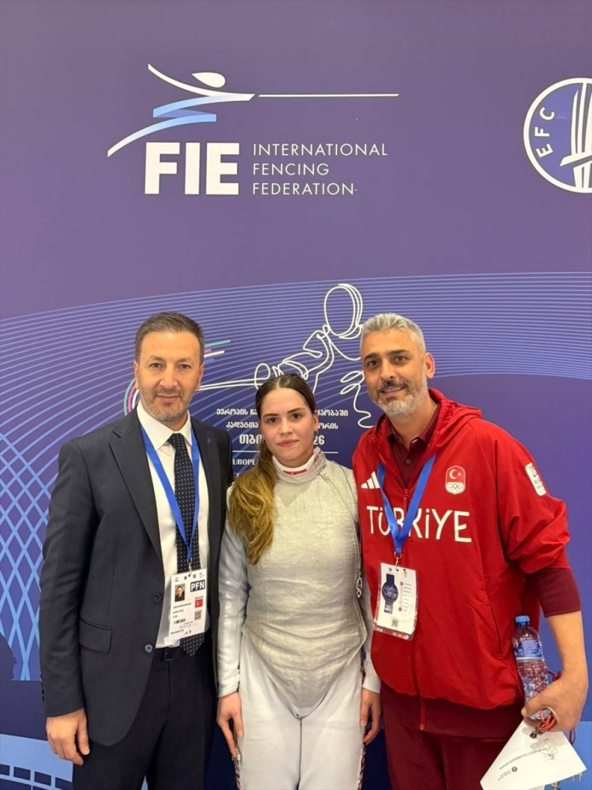 Milli eskrimci Alara Atmaca'dan Avrupa Yıldızlar Şampiyonası'nda altın madalya