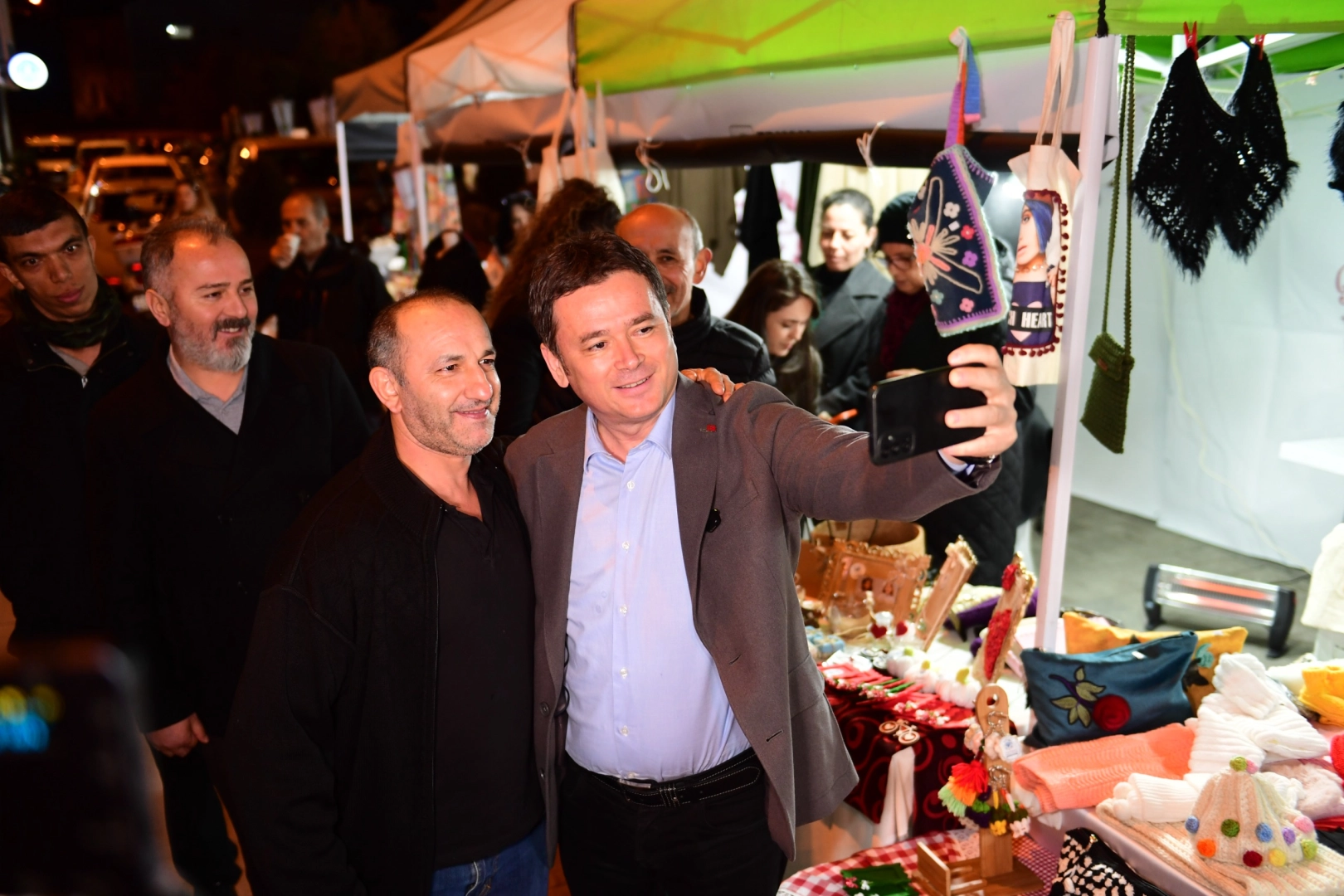 Erkan Aydın Ramazan&rsquo;ın samimi atmosferini vatandaşlarla yaşadı