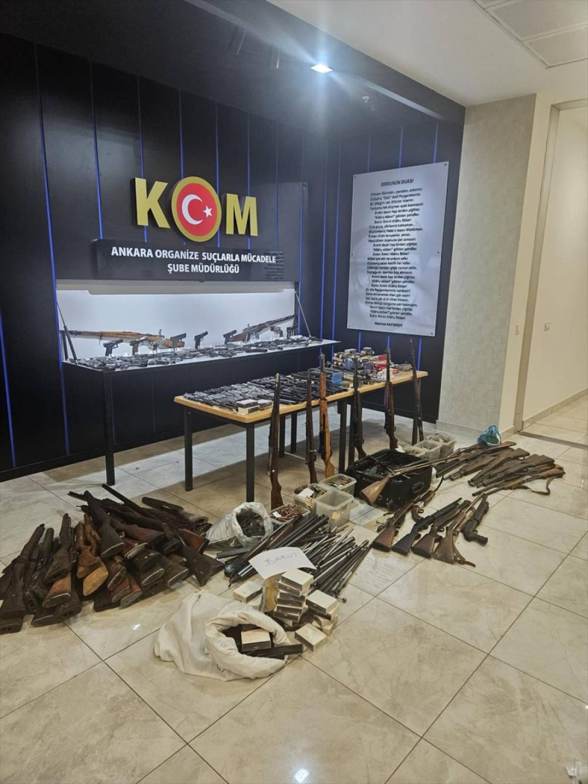 Başkentte evinde &ccedil;ok sayıda silah bulunan ş&uuml;pheli hakkında adli işlem uygulandı