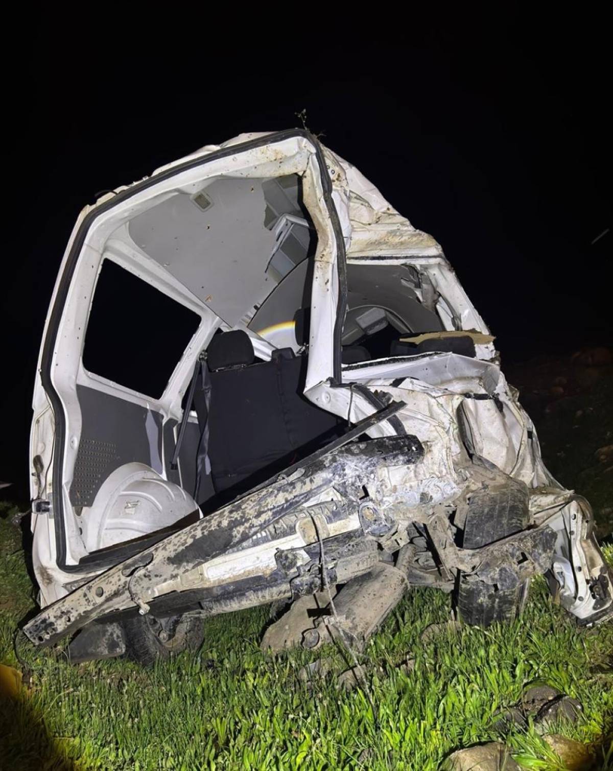 Şırnak'ta şarampole devrilen kamyonetin s&uuml;r&uuml;c&uuml;s&uuml; ağır yaralandı