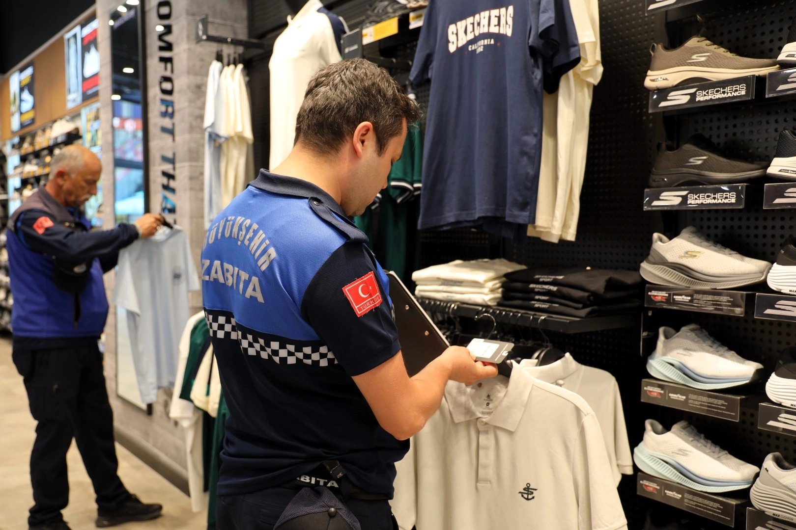 Kocaeli Zabıtası&rsquo;ndan g&uuml;venli alışveriş denetimi