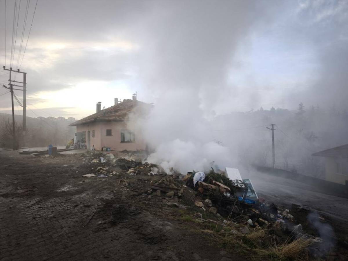 Burdur'da evde &ccedil;ıkan yangında 1 kişi yaralandı