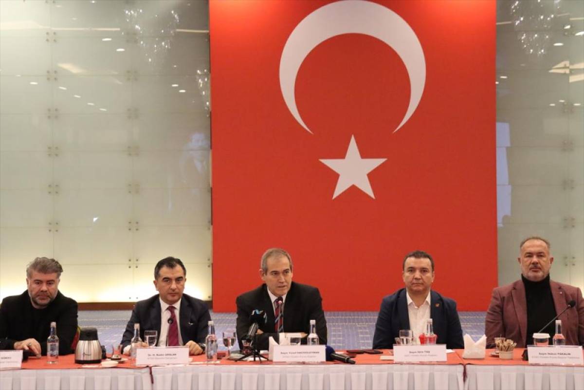 Antalya Ticaret ve Sanayi Odası Başkanı Hacıs&uuml;leyman, 2025'i değerlendirdi, 2026 &ouml;ng&ouml;r&uuml;lerini a&ccedil;ıkladı