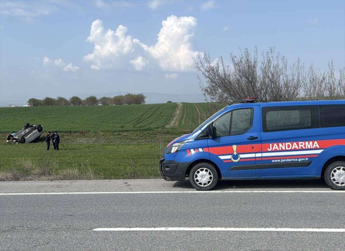 Kütahya'da devrilen otomobilin sürücüsü öldü