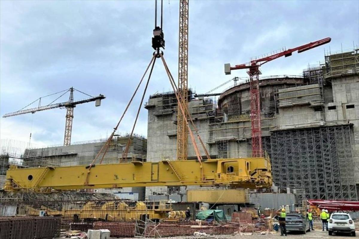 Akkuyu NGS'nin ikinci g&uuml;&ccedil; &uuml;nitesinde kutup vinci kuruldu