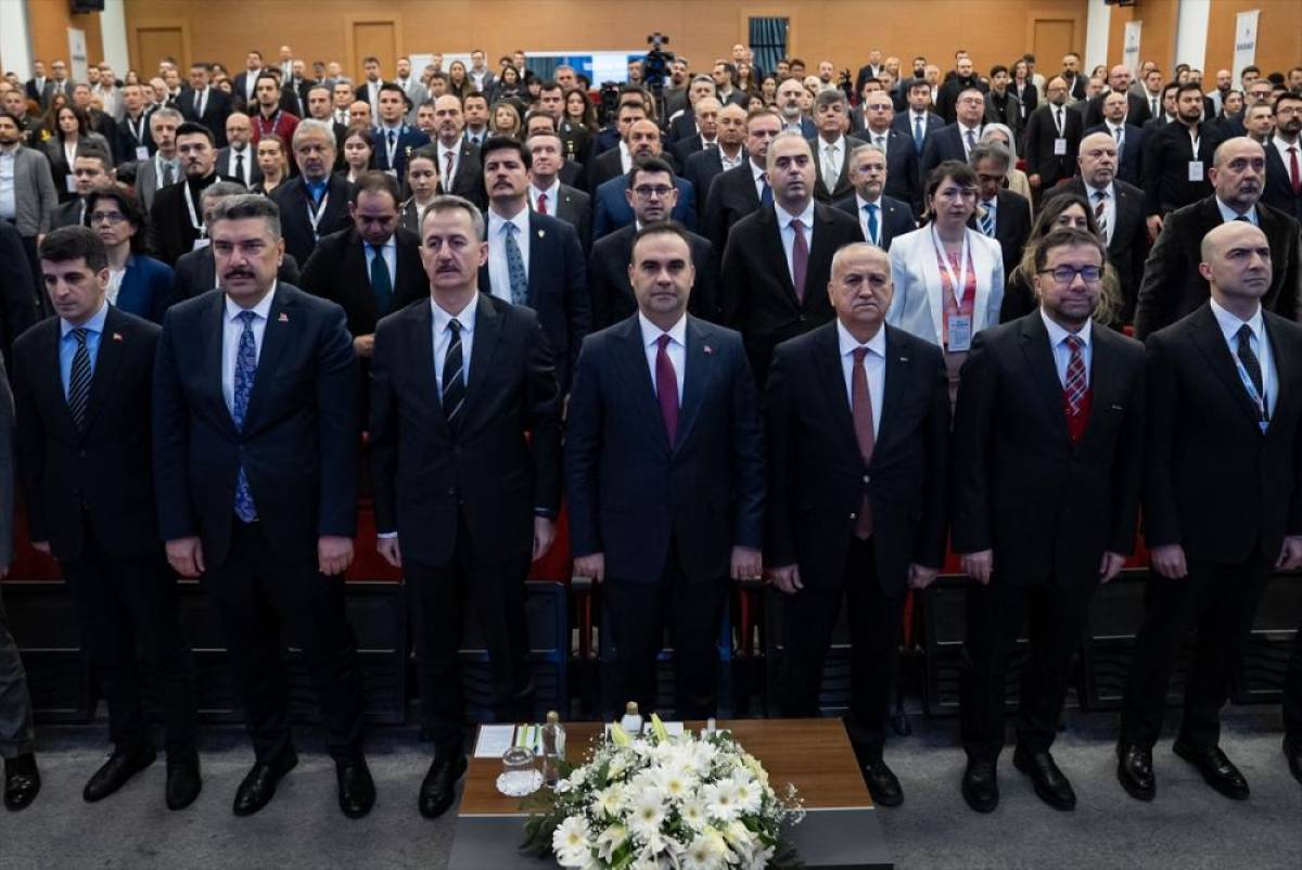 Savunma Sanayii Başkanı G&ouml;rg&uuml;n, 21. KOBİ Zirvesi'nde konuştu: