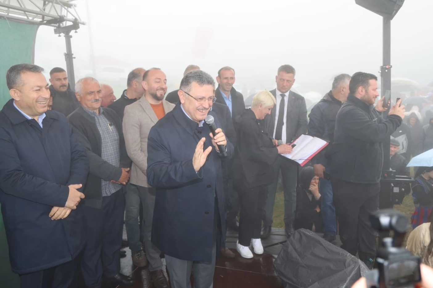 Trabzon Kavalık Yaylası&rsquo;nda bahar şenliği ve yol m&uuml;jdesi