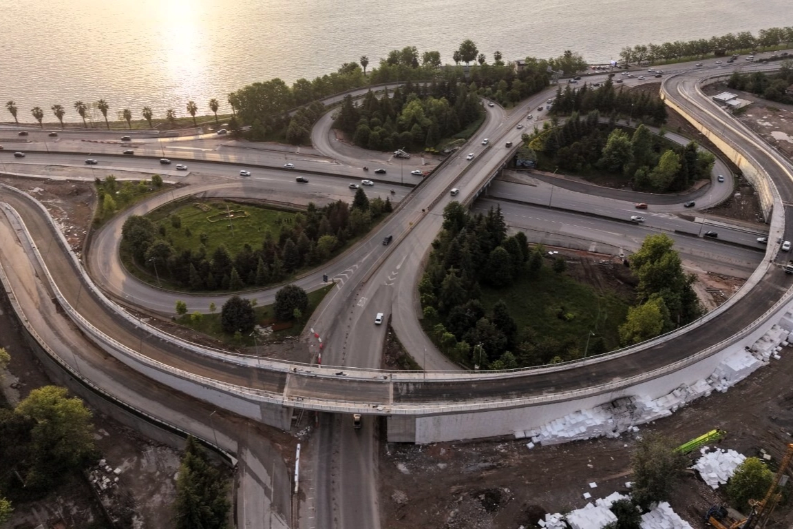 Kocaeli'de Başiskele Kavşağı&rsquo;nda yeni bağlantı yolu a&ccedil;ıldı